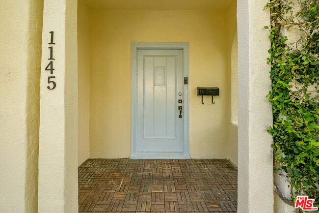 Photo - 1145 Poinsettia Dr