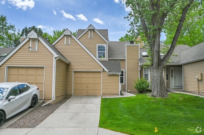 Building Photo - $2,800 - 3 Bed, 2.5 Bath Townhome in Arva... Unit #B