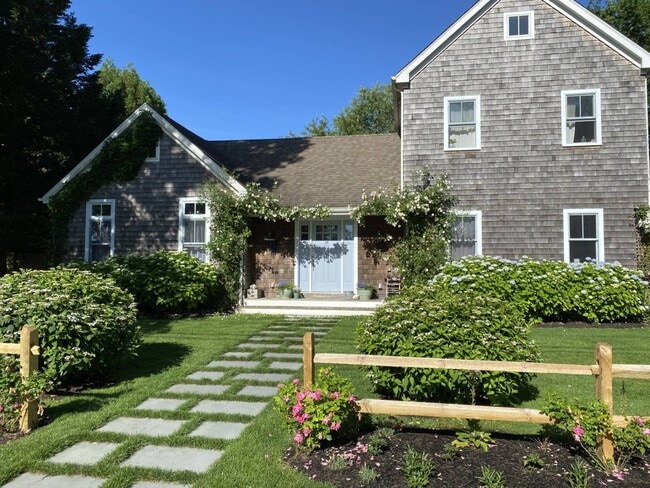 Building Photo - 35 Cove Dr