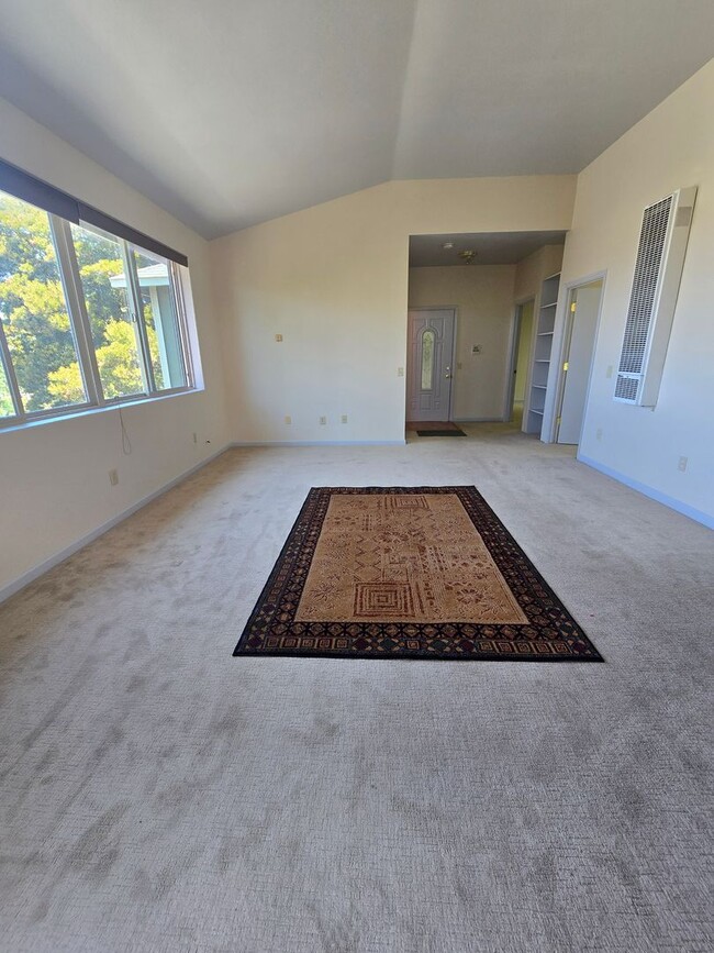 Photo - Beautiful 2nd story unit with beautiful vi...