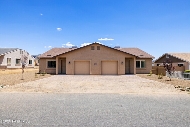 Building Photo - 6201 N Reata Dr Unit 1