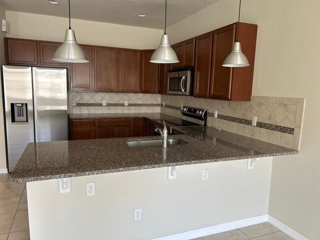 Photo - 5098 Caspian St