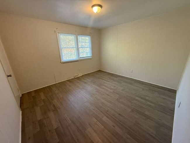 Photo - 618 Eastview Ct