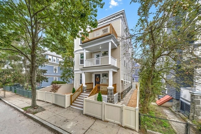 Building Photo - 24 Hinckley St Unit 1