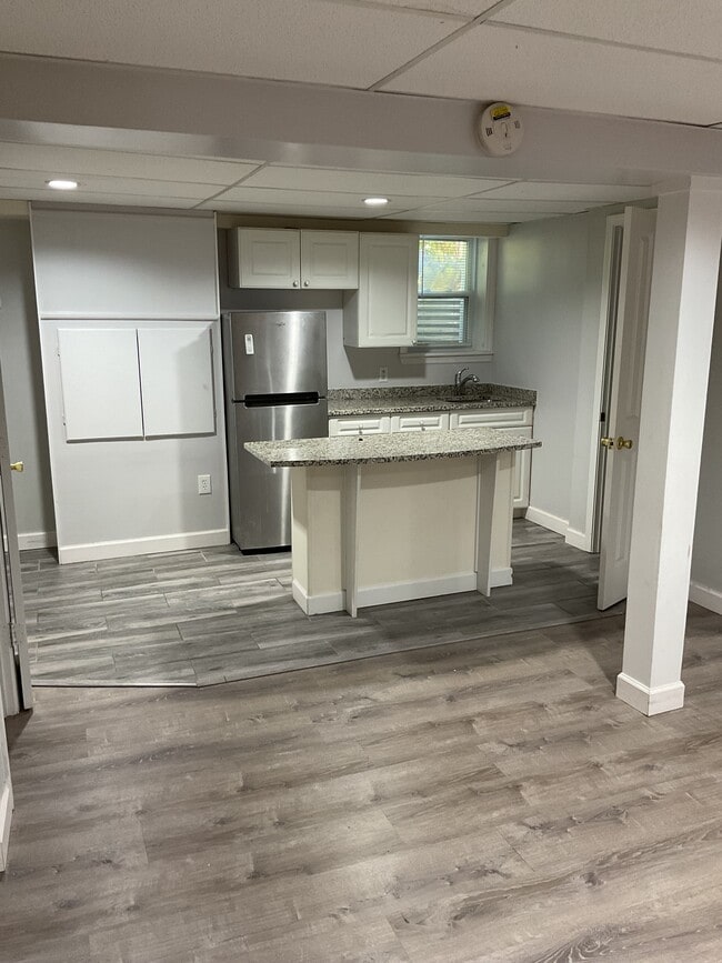 Kitchenette - 50 Waterbury Ave Unit # 2