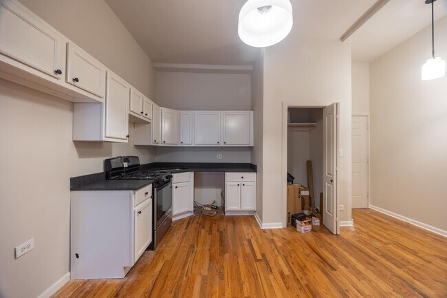 Photo - 1534 N Milwaukee Ave Unit 3F
