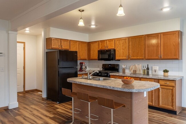 Building Photo - Pinefield Condominiums