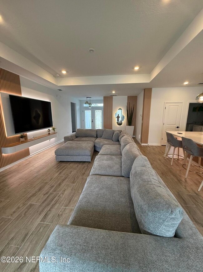 Photo - 2105 Featheredge Wy