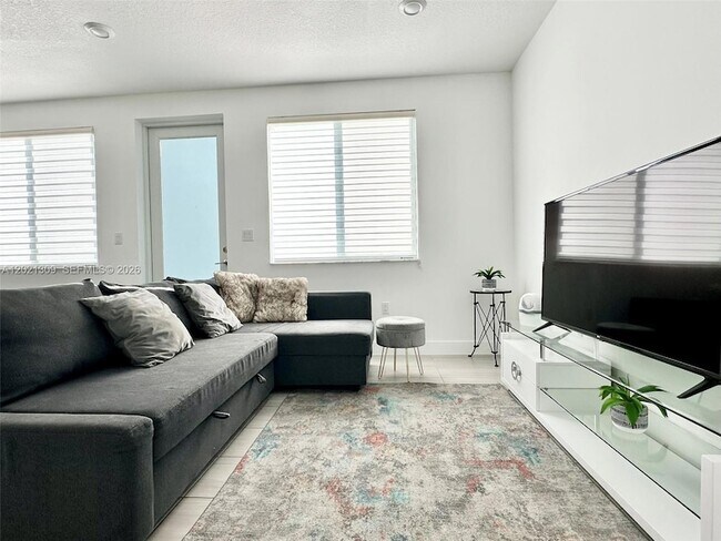 Building Photo - 6401 NW 103rd Pl Unit 301