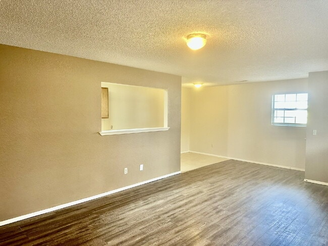 Photo - 1909 Cypress Pl Unidad A