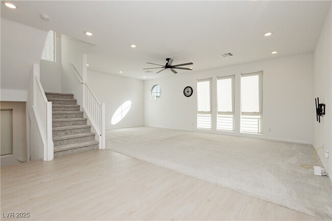 Photo - 7977 Mountain Lilac St