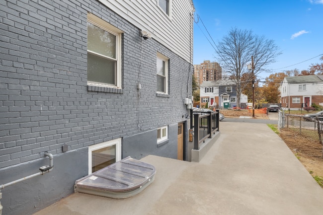 Photo - 5703 Fenwick Dr