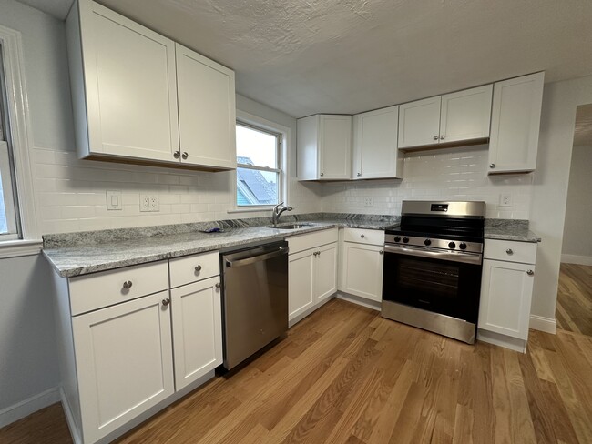 Building Photo - 144 Union St Unit 3