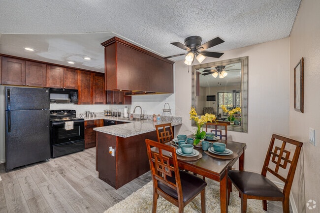 2BR, 2BA - 960SF - Dining Room