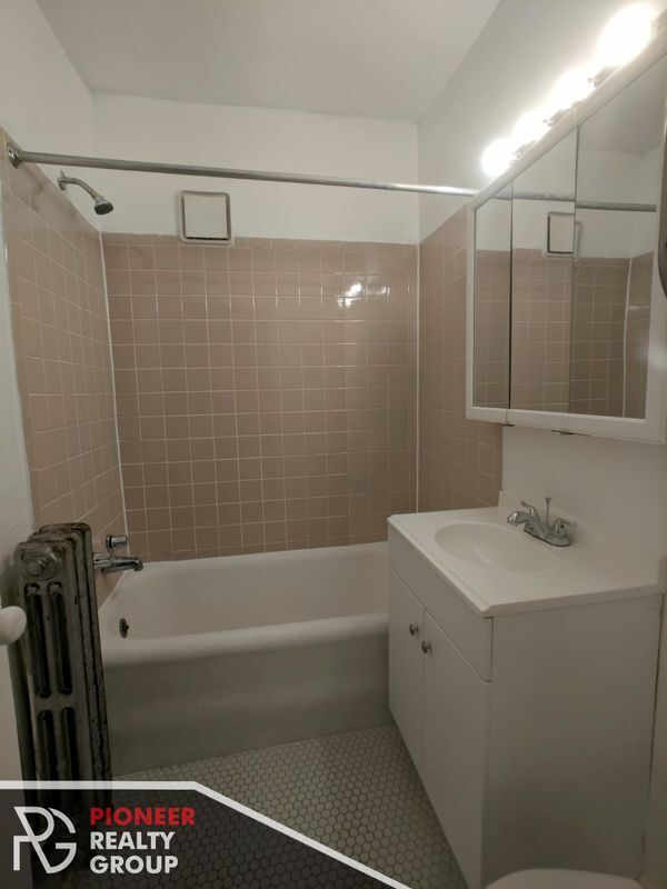 Photo - 739 W Belmont Ave Unit 204
