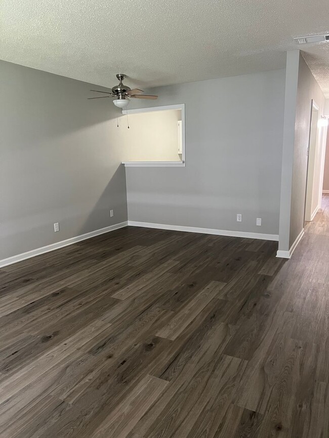 Photo - Remodeled Apartment 2 Bed / 1 Bath