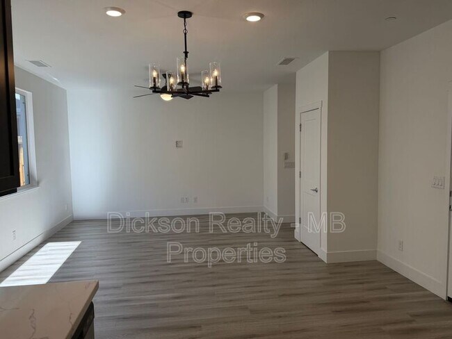 Photo - 496 Prosecco Wy