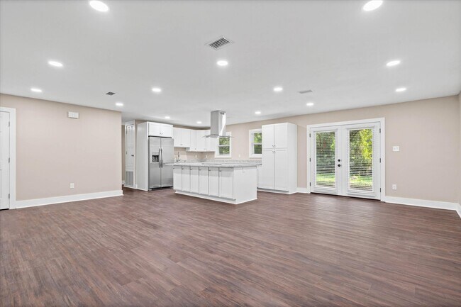 2310 McPhillips Dr
