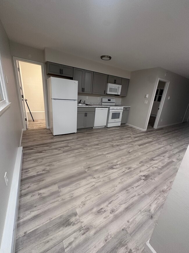 Eat in kitchen - Saugerties Cove View Apartment Homes