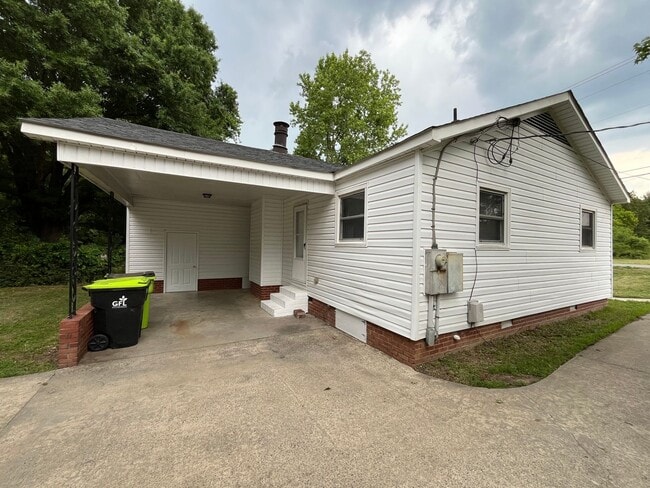 Photo - Burlington / Haw River