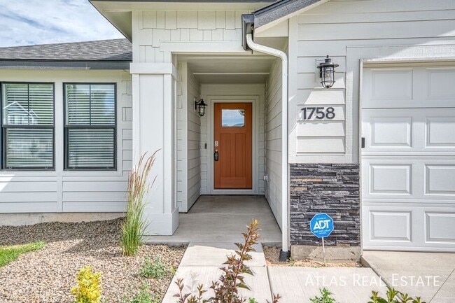 Photo - 1758 E Eddington St