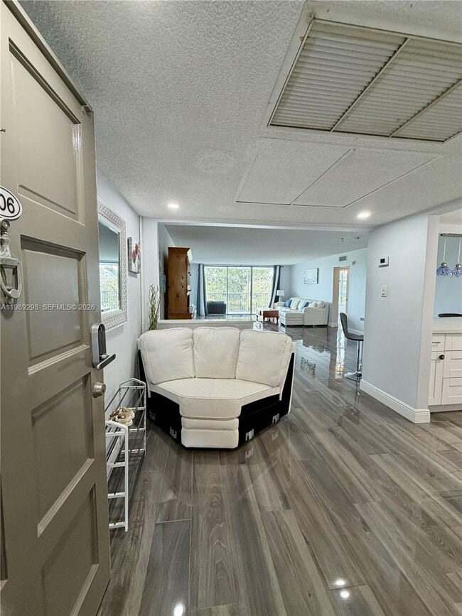 Photo - 2681 S Course Dr Unidad 406