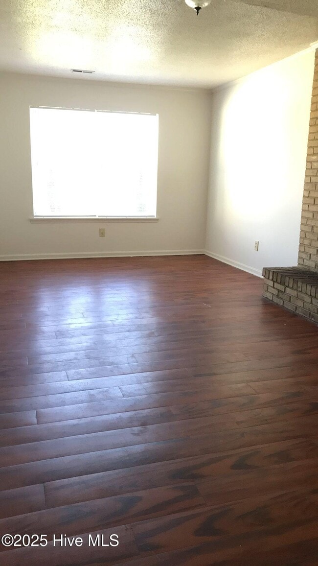 Photo - 109 Baysden Dr
