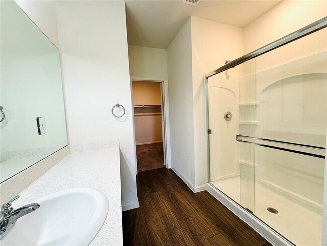 Photo - 1013 Pitch Pne Ct