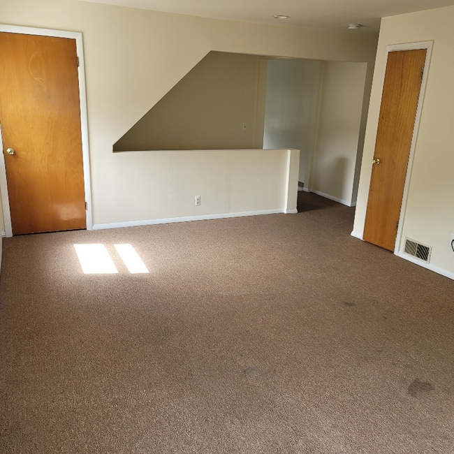 Photo - 22 Ryle Ave Unit 2nd Floor