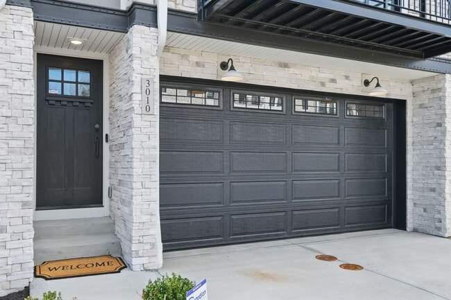 Photo - 3010 Greeneview Ln