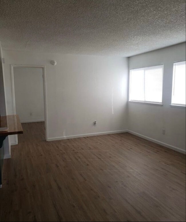 Photo - 11726 Lemay St