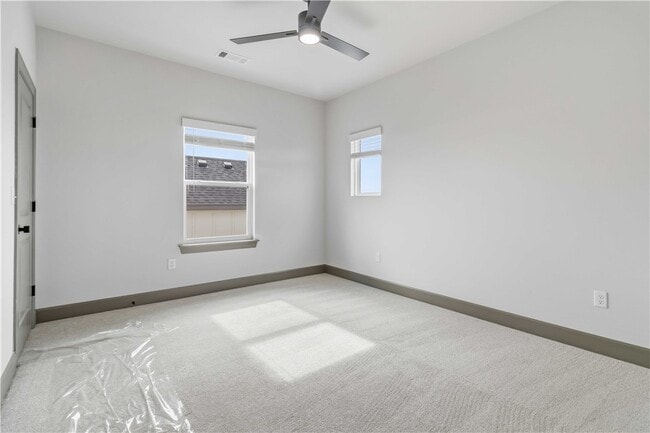Building Photo - 930 Trestle Ln
