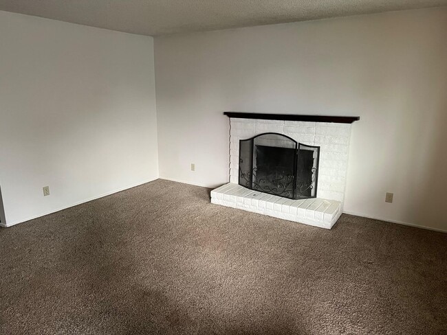 Building Photo - Springfield House