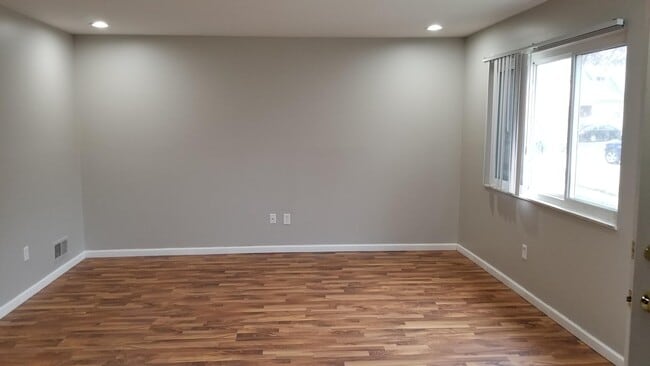 Photo - 100 W Harwood Ave