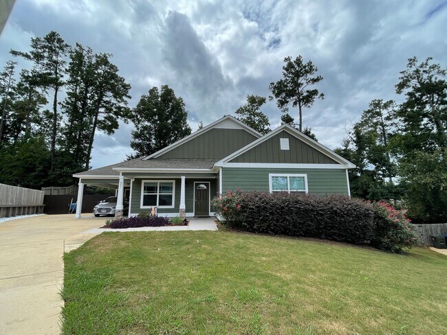 Photo - 821 Bristol Court