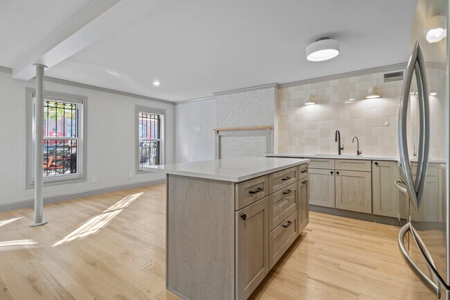 Photo - 347 Kosciuszko Street Unit Apt. 1