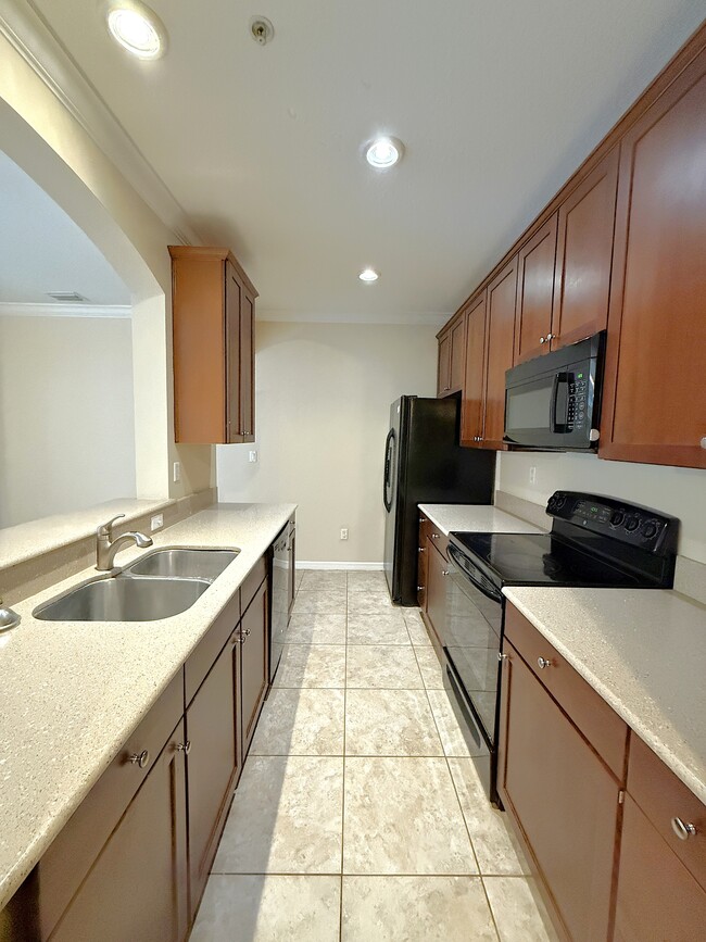 Photo - 8256 Maritime Flag St