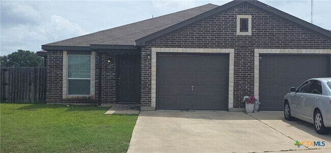 5803 Lariat Ct