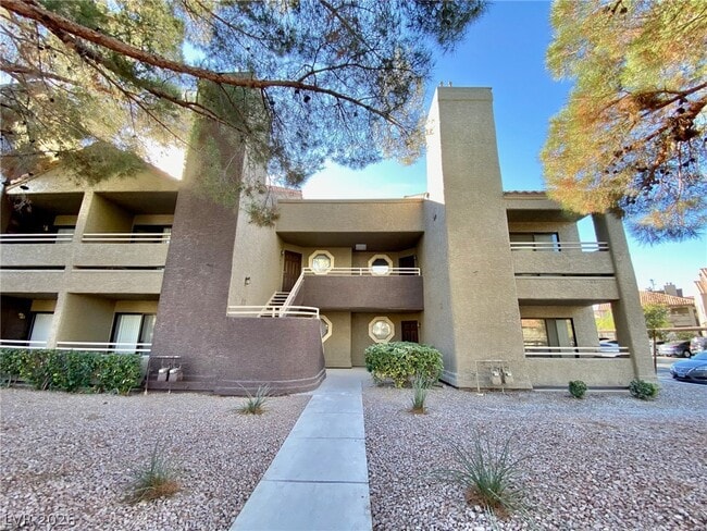 Building Photo - 5058 S Rainbow Blvd Unit 205