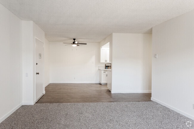 1BR,1BA - 758SF