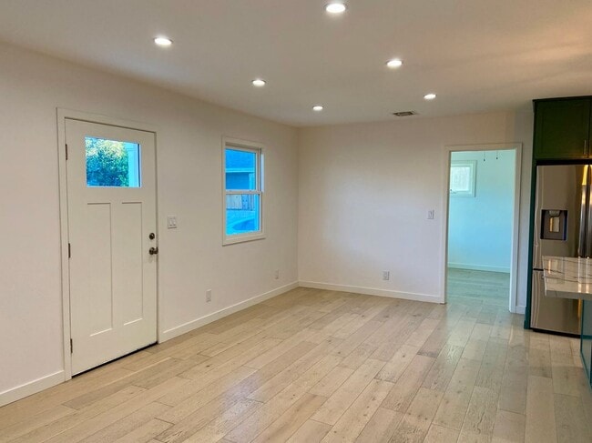 Photo - 508 Sheridan Way