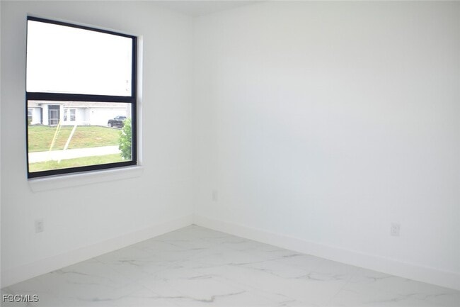 Building Photo - 3813 25th St SW