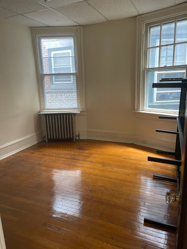 Photo - 203 Penn St Unit 2nd Floor