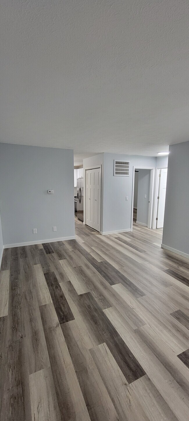 Photo - 202 Lewis St