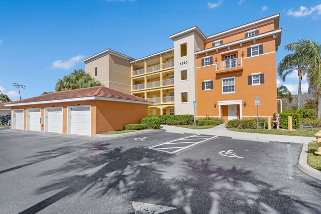 ** BOTANICAL PLACE ** 3 BED + DEN / 3.5 BA... - ** BOTANICAL PLACE ** 3 BED + DEN / 3.5 BA... Townhome