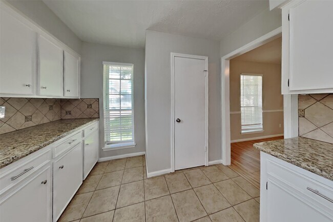 Photo - 1920 Crooked Creek Ln