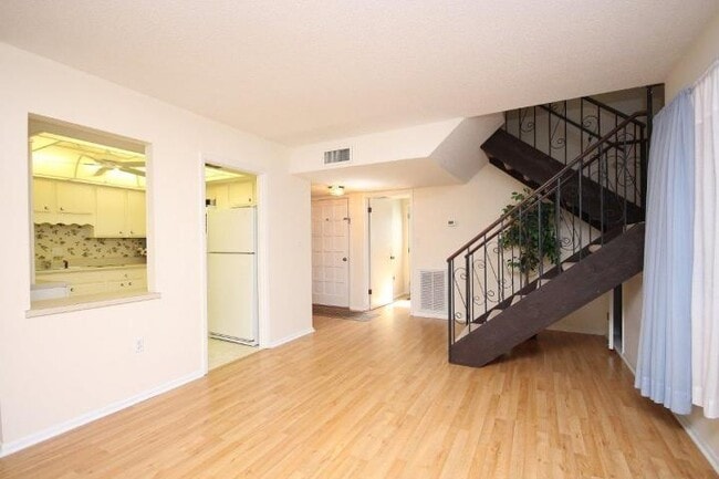 Photo - 5 Hidden Cove Cir