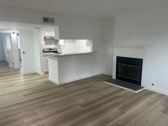 Building Photo - 8603 Fenwick St