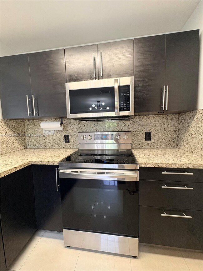 Photo - 1116 N 61st Ave
