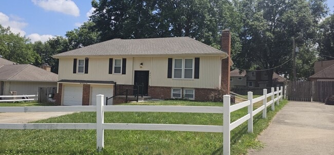 Photo - Move in special - Newly Renovated SF in North KC